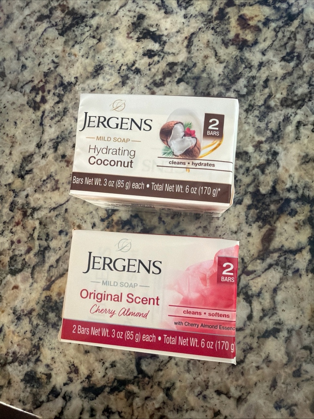 Jergens Hydrating Coconut & Original Scent Cherry Almond Soap Duo 4 bars